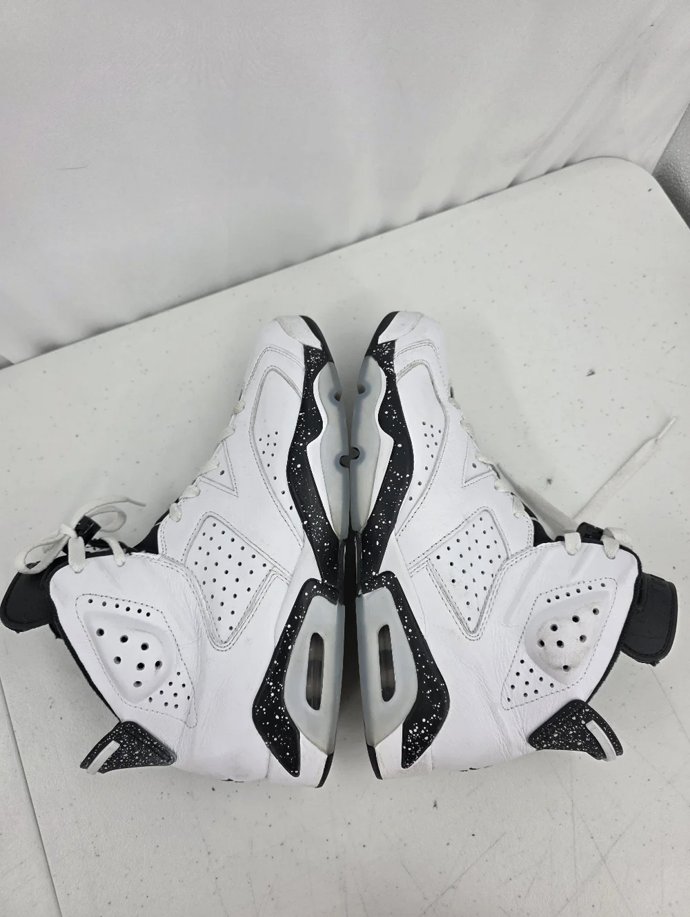Jordan 6 Retro Reverse Oreo White Black Men's Sneakers‎ CT8529-112 Men's Size 9.